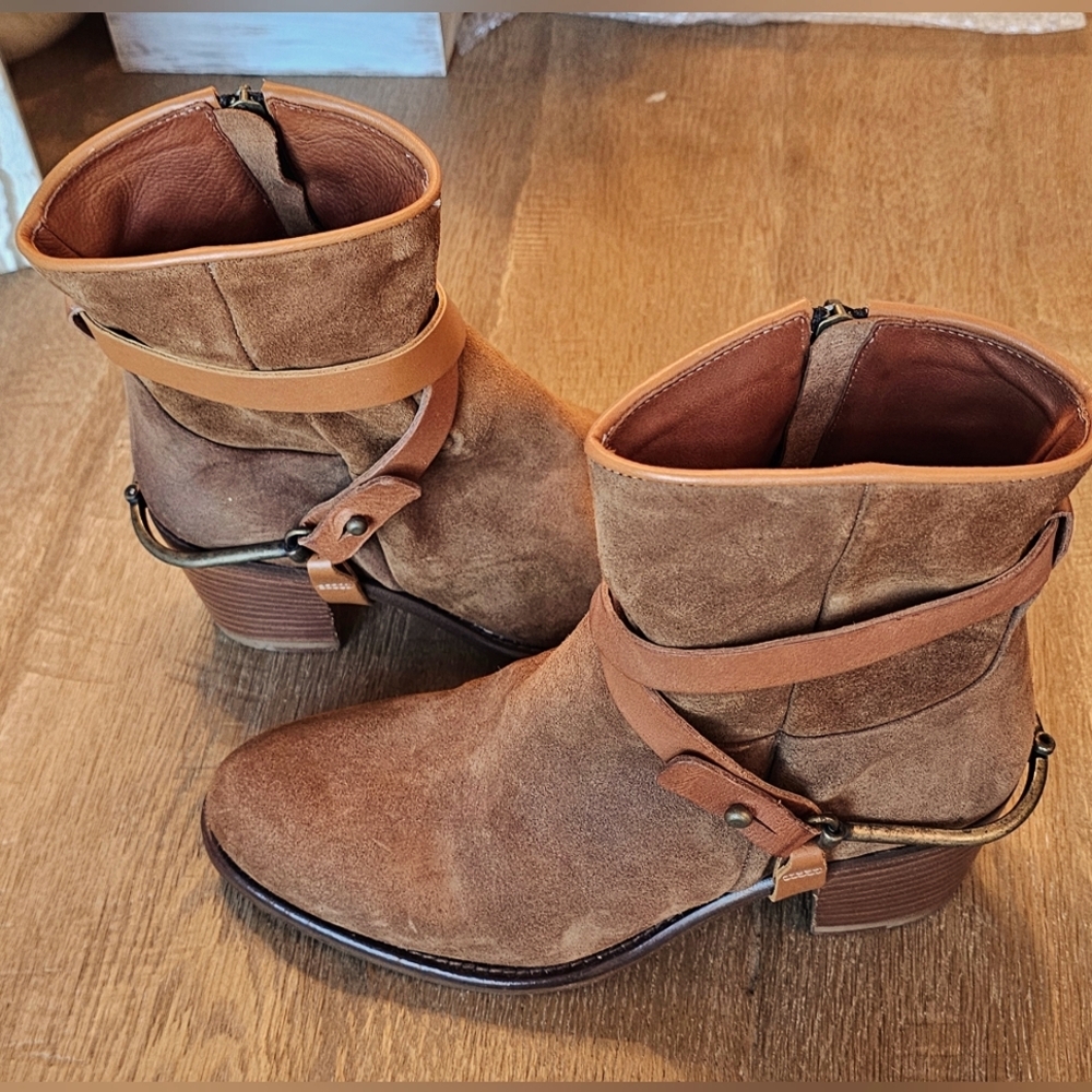 Sundance Ambleside Boots 9B